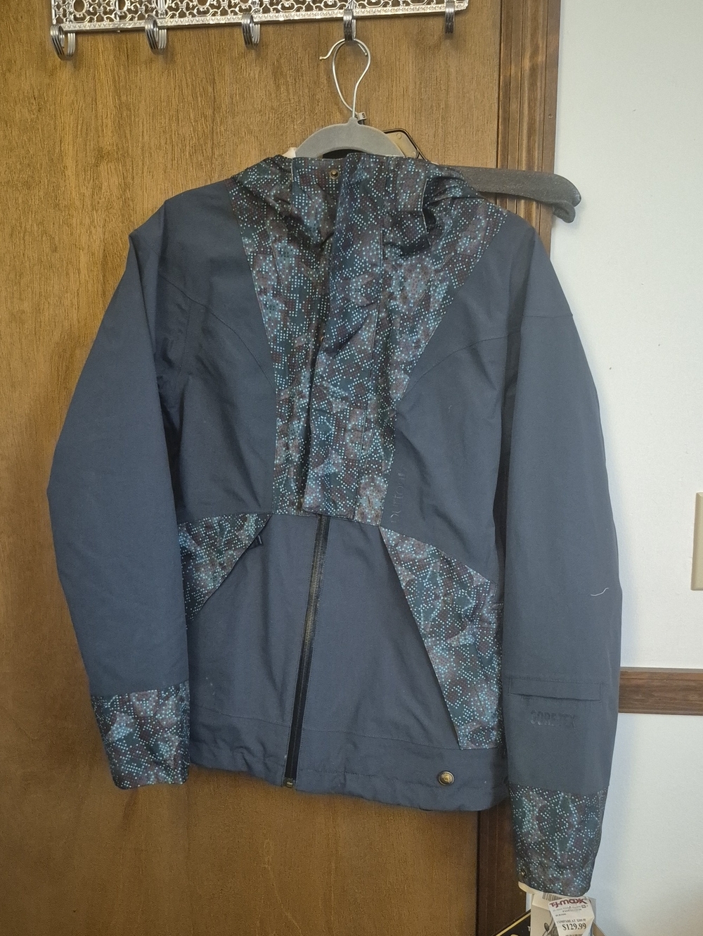 Womens Teal Hooded Ski jacket with Patterned Accents